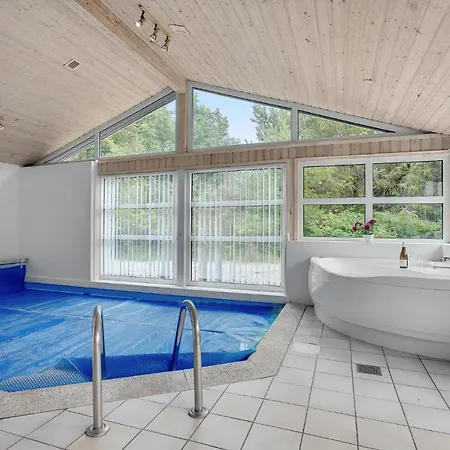 Cozy In With Kitchen Holiday home *