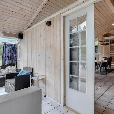 Casa de Férias Cozy In With Kitchen Jerup