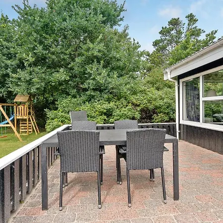 Cozy In With Kitchen Holiday home